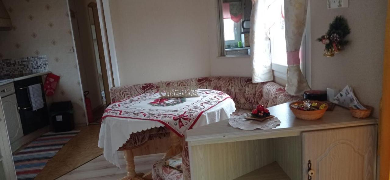 Kupai Apartman Appartement Tiszaújváros Buitenkant foto