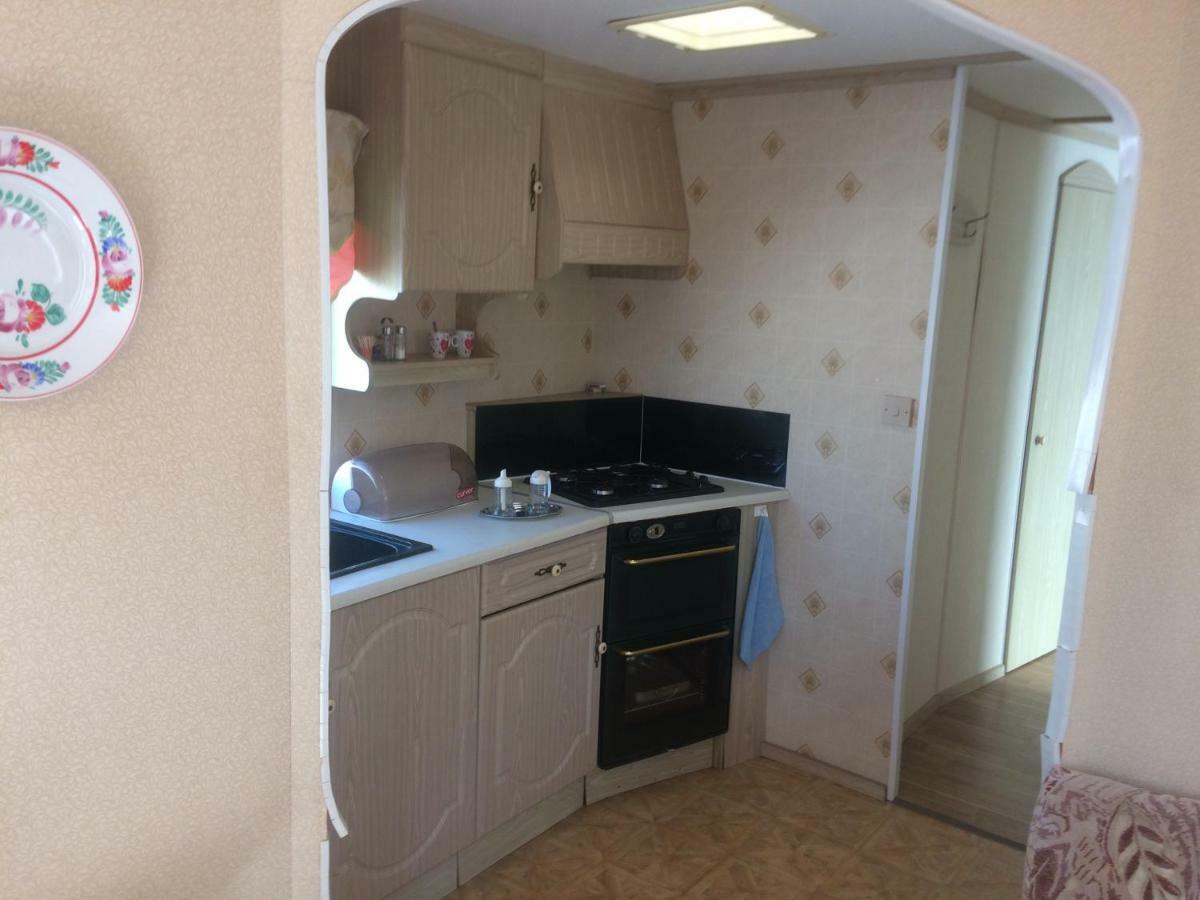 Kupai Apartman Appartement Tiszaújváros Buitenkant foto